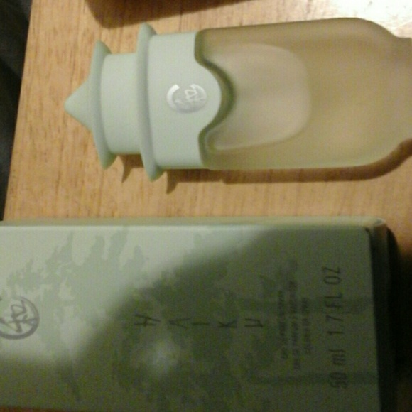 AVON BEAUTY  PRODUCTS - Picture 3 of 5